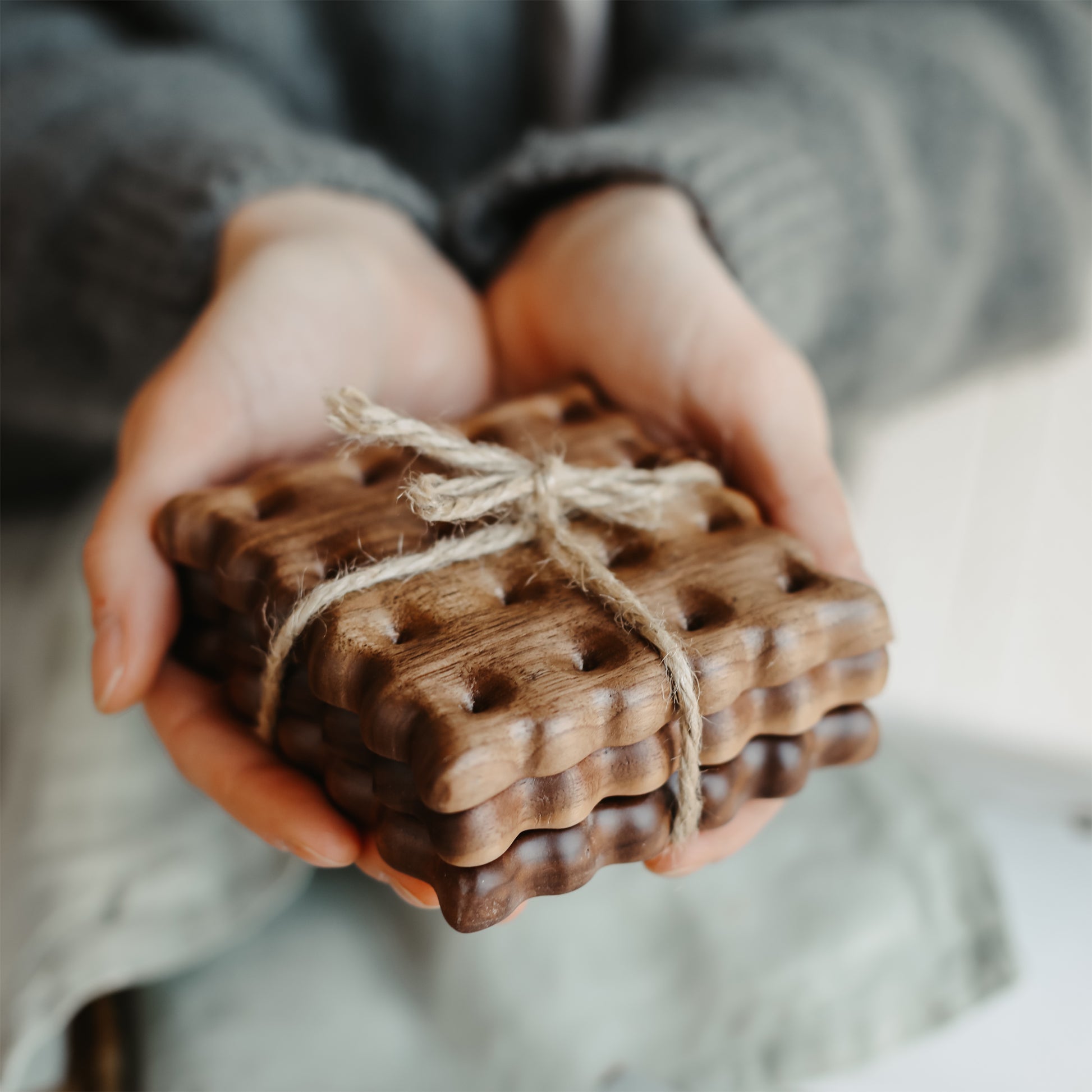 Wooden Cookie Coaster Set — Unique and Sustainable Gift | Made of Natural Wood - Leafre