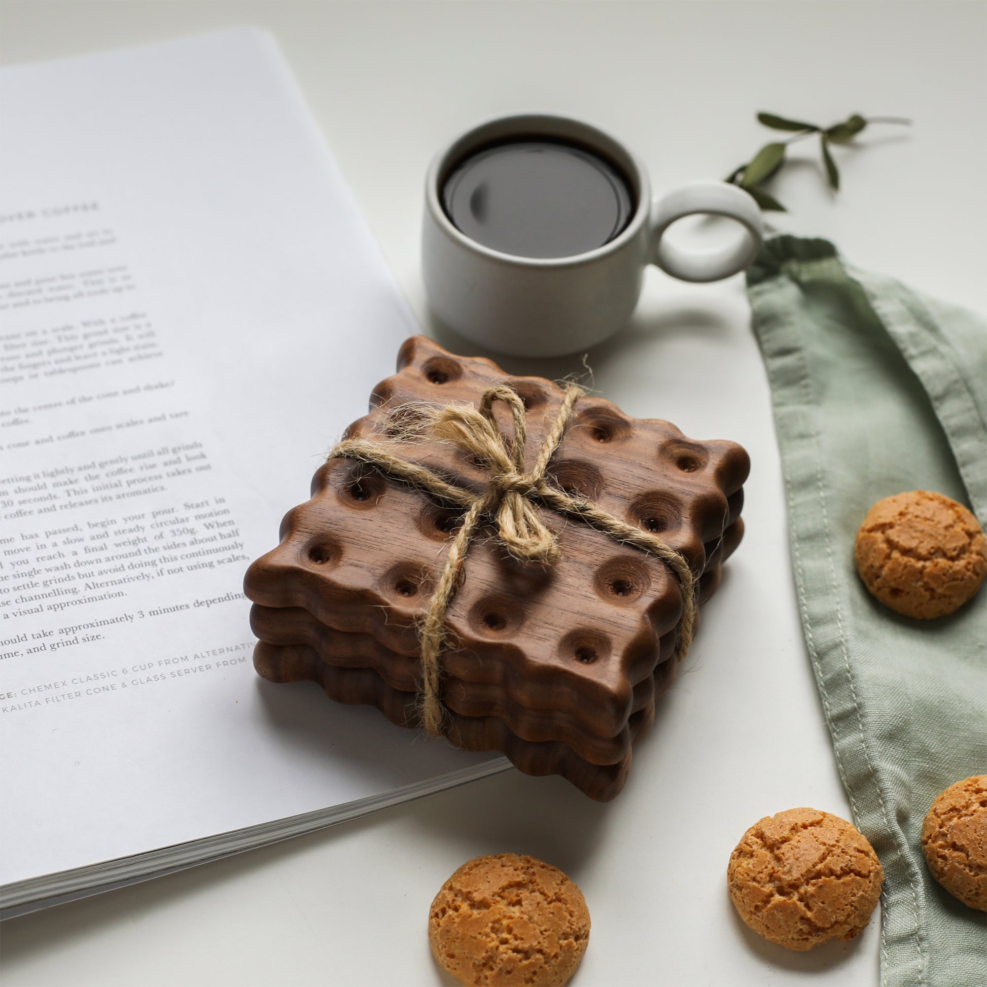 Wooden Cookie Coaster Set — Unique and Sustainable Gift | Made of Natural Wood - Leafre